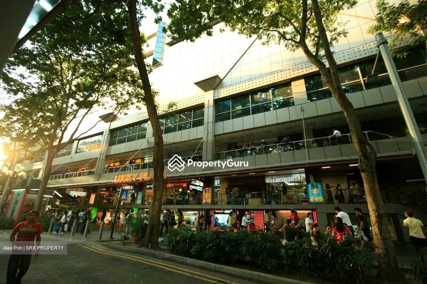 Lucky Plaza (D9), Retail #518051681